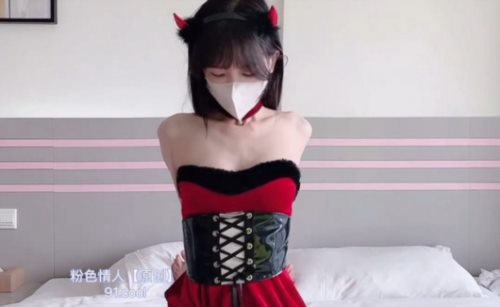 50723-最新91原创天花板级萝莉女友▌粉色情人▌极品小母狗寻觅肉棒舔舐 围栏淫荡姿势羞耻后入 全自动榨汁尤物.jpg